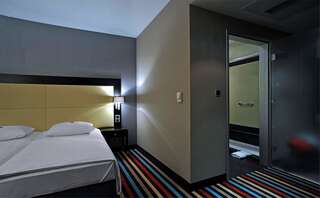 Отель Silver Hotel & Gokart Center Щецин Двухместный номер с 2 отдельными кроватями-3