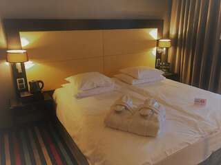 Отель Silver Hotel & Gokart Center Щецин Улучшенный двухместный номер с 1 кроватью-2